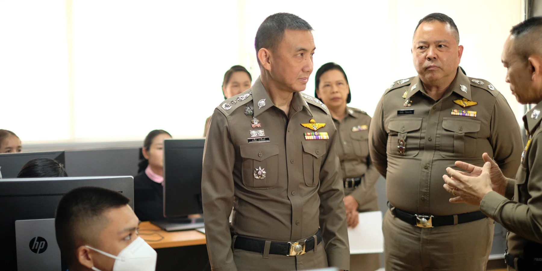 ผู้บังคับบัญชาตรวจเยี่ยมการปฏิบัติงาน